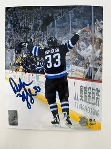 Dustin Byfuglien Autographed 8x10 Photo